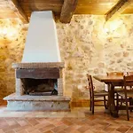 아파트 Castello Di Uno