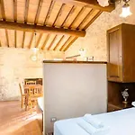 Castello Di Uno * Cisterna