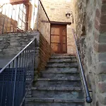 Castello Di Uno 아파트 *