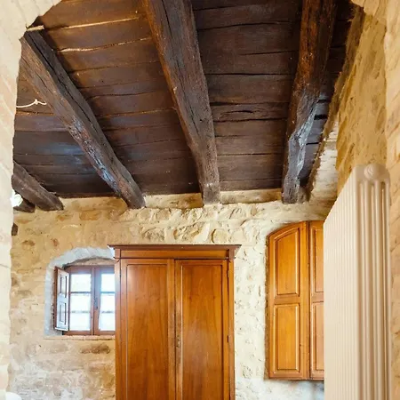 Castello Di Uno Lägenhet *